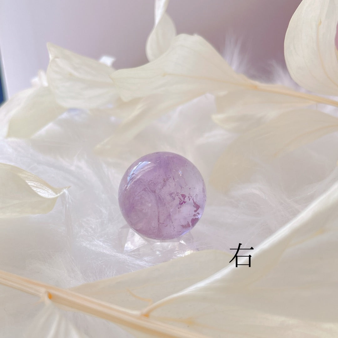 ラベンダーアメシストスフィア-内包する光、光はあなたそのもの※台座付き