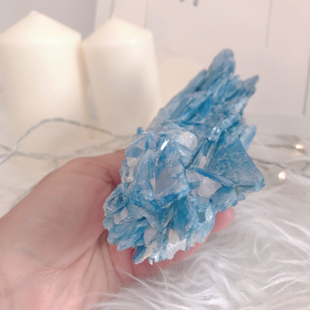 カイヤナイトクラスター-自分の輪郭を際立たせる-