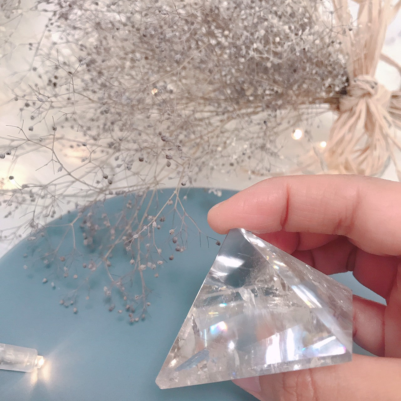 レインボーアイリスクォーツ(ピラミット)【幸せを受け取るパワーを取りもどす】
