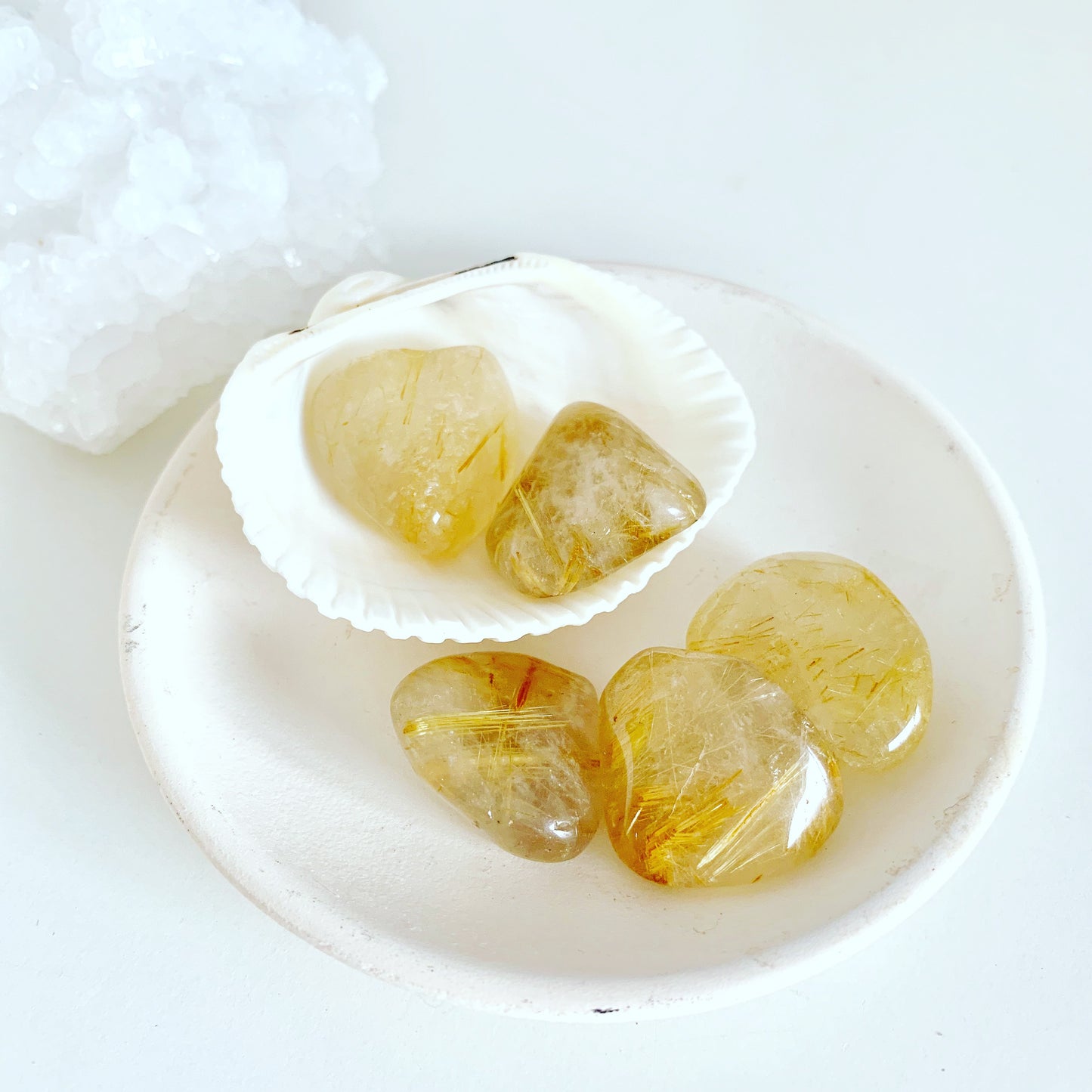 ルチルクォーツ(Rutile quartz)タンブル -対応チャクラ:第3(お腹)-