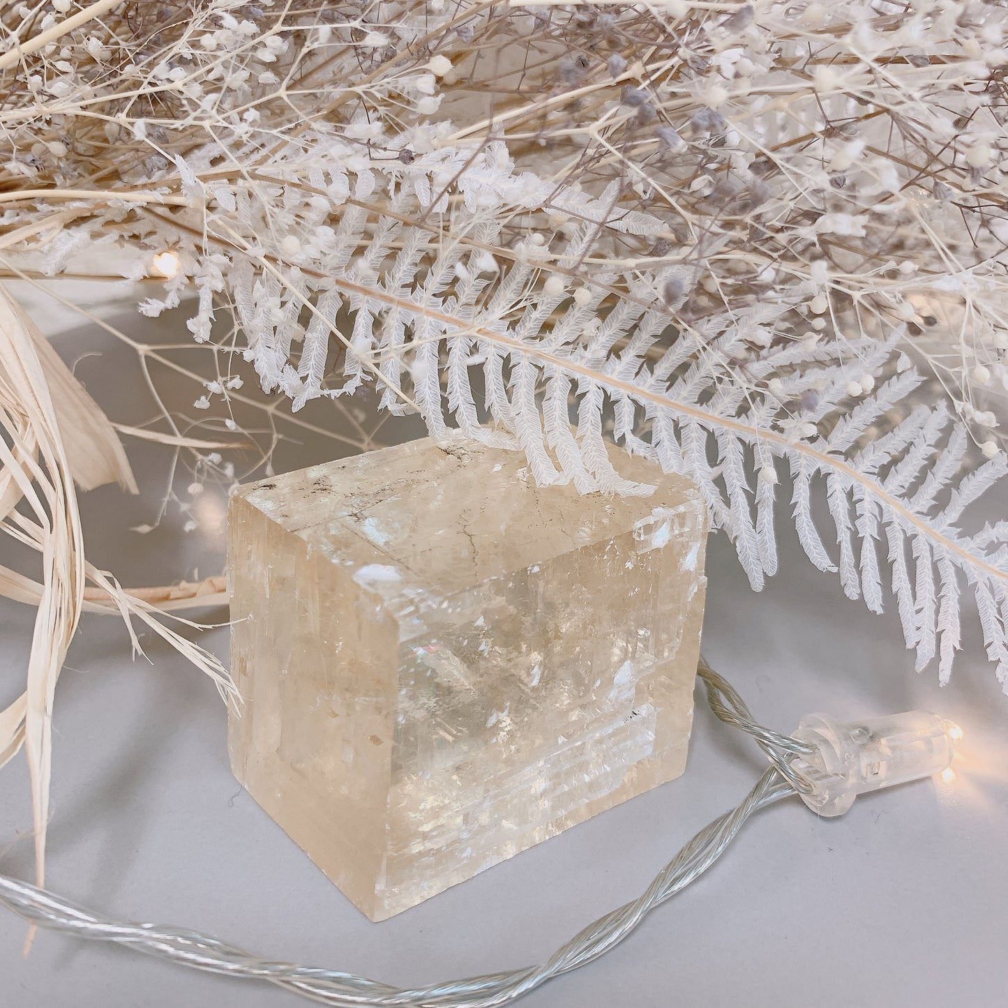 レインボーゴールデンカルサイト原石-金運、豊かさ、繁栄-