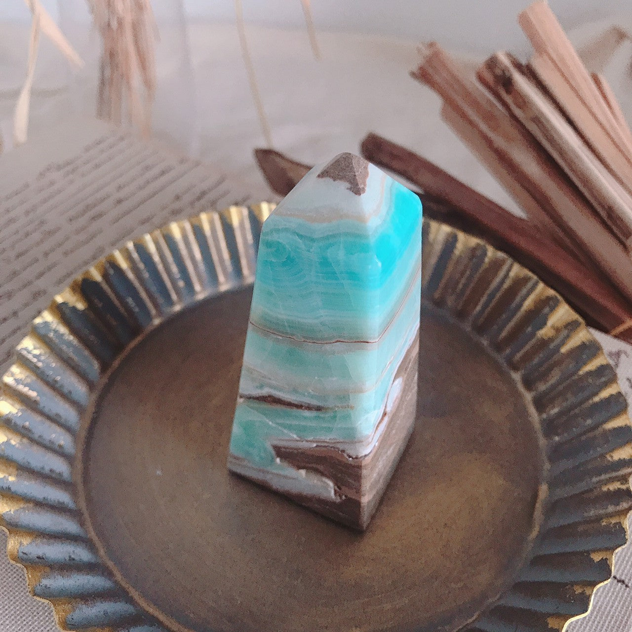 カリビアンカルサイト(calibian calcite)-もっと自由に泳ぎたい- "one"