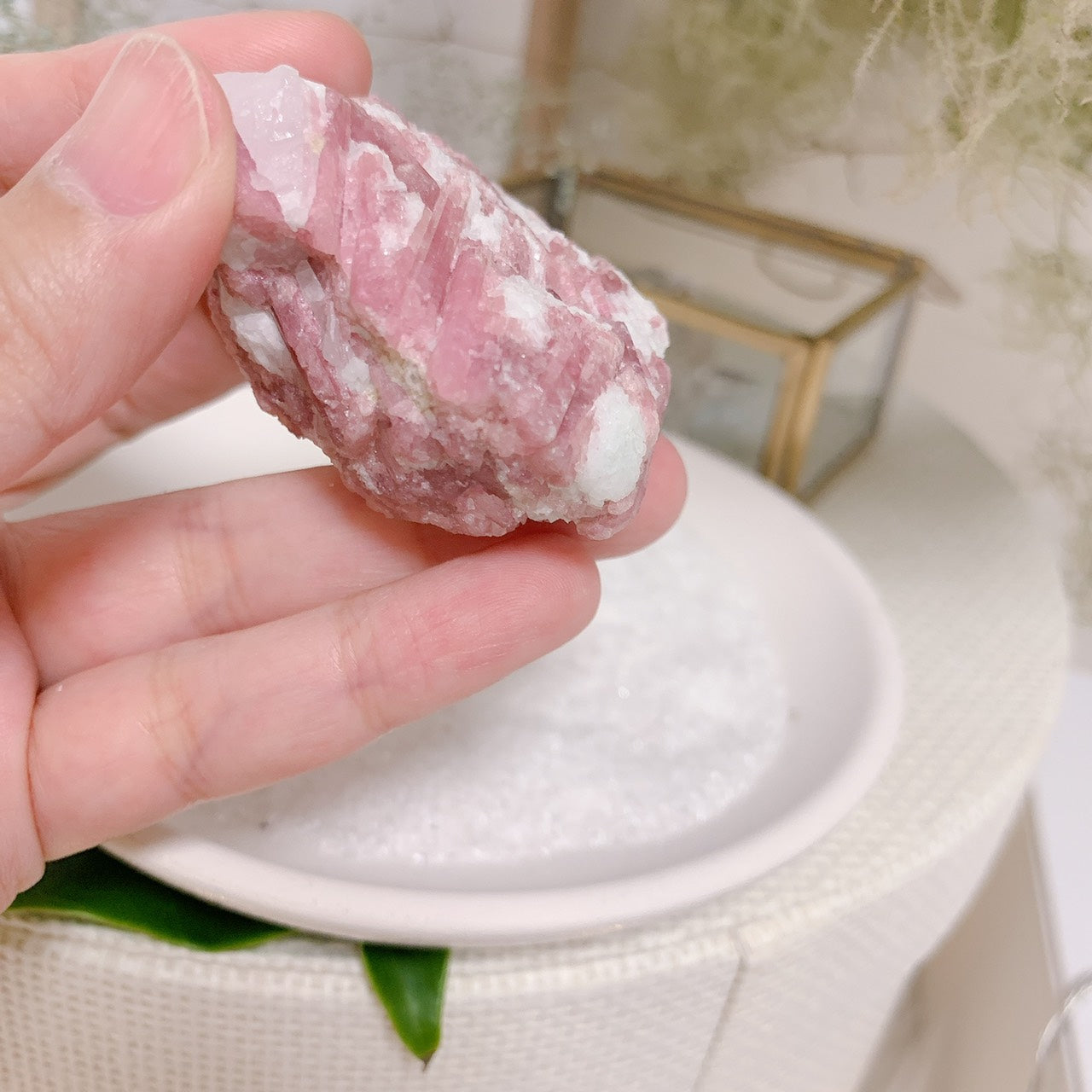 ピンクトルマリンinクォーツハート (pink tourmaline in quartz) -女らしさは悪?女であることを喜びたい-