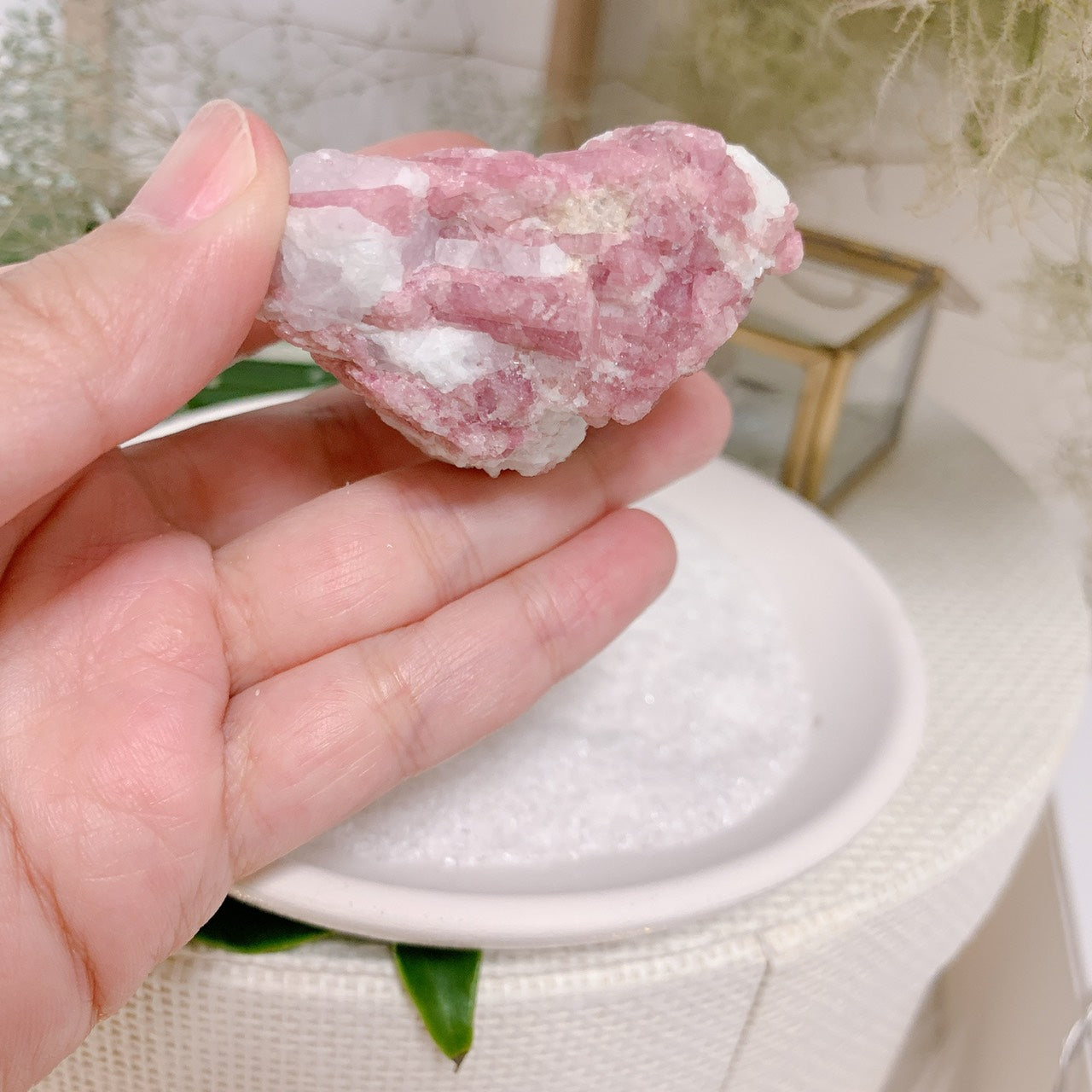 ピンクトルマリンinクォーツハート (pink tourmaline in quartz) -女らしさは悪?女であることを喜びたい-