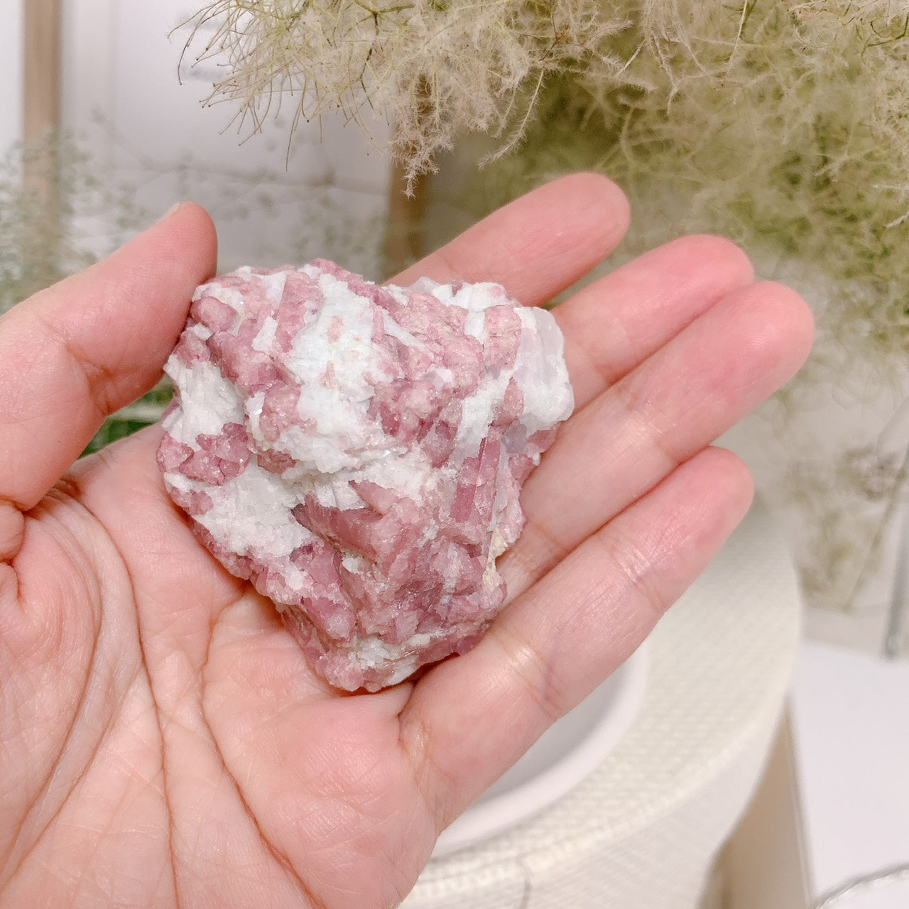 ピンクトルマリンinクォーツハート (pink tourmaline in quartz) -女らしさは悪?女であることを喜びたい-