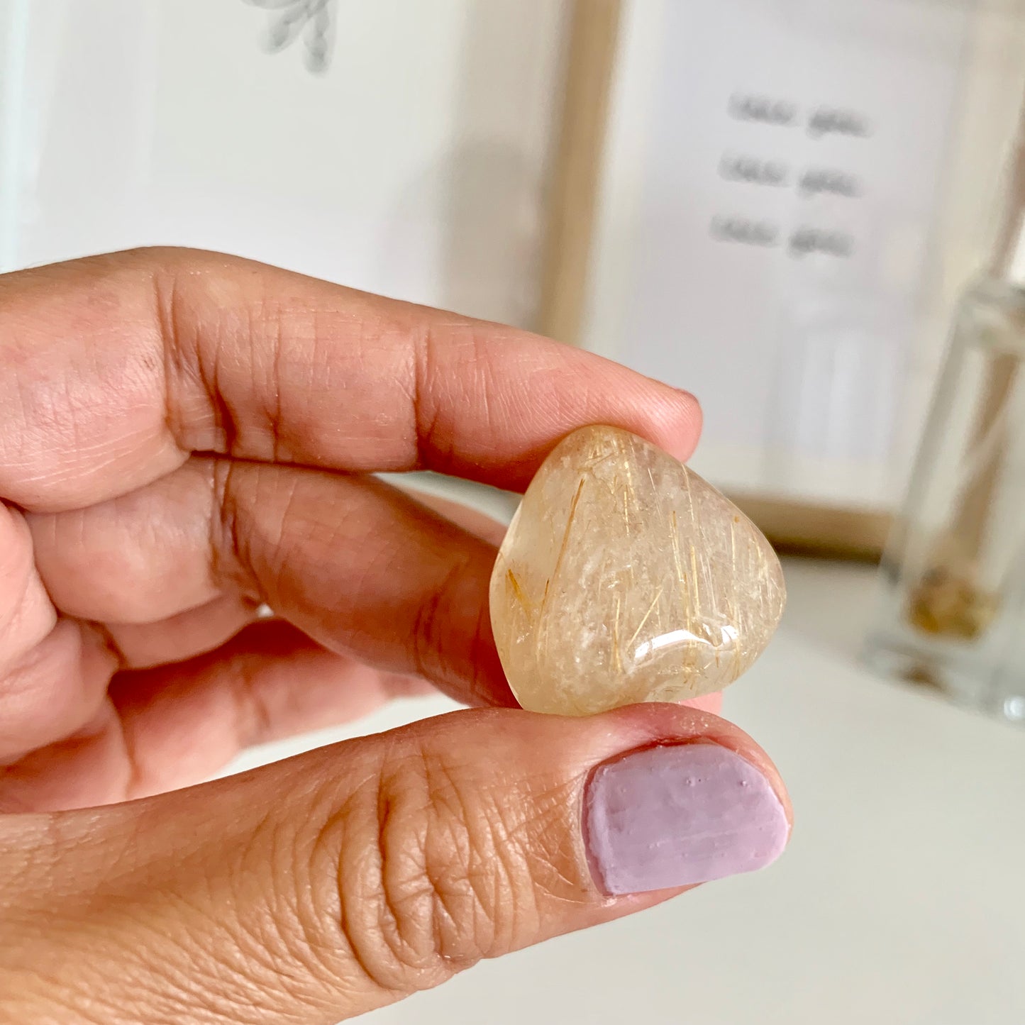 ルチルクォーツ（Rutile quartz）タンブル  -対応チャクラ：第3（お腹）-